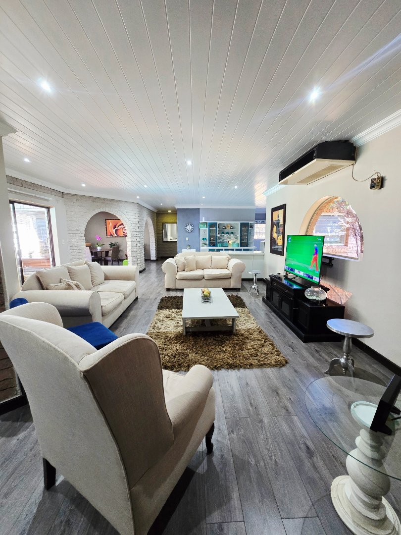 4 Bedroom Property for Sale in Wilkoppies North West